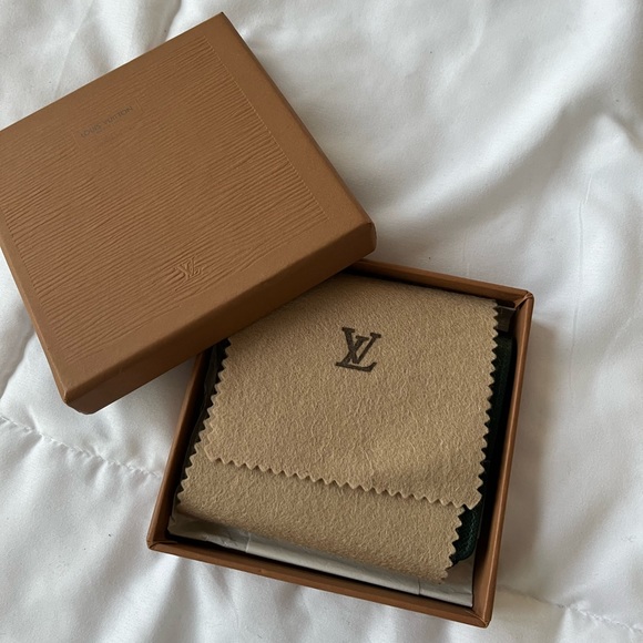 Louis Vuitton Taiga Compact Wallet - Dark Green - Picture 11 of 11